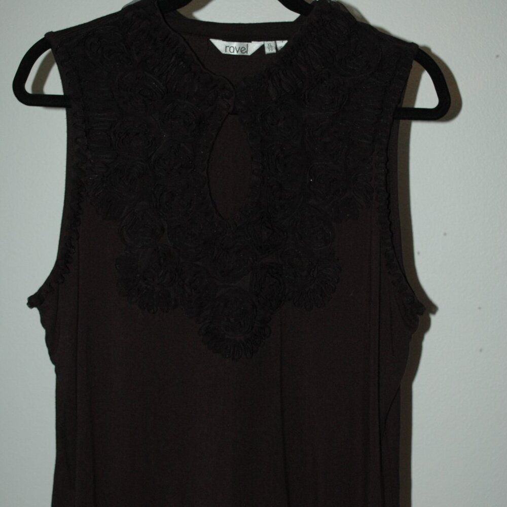 Ravel Black Sleeveless Keyhole Blouse XL – Rosette Embellished Boho Tank Top